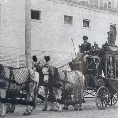 Empresa de Pompas Fúnebres Moreira Lopes, funerária de Pelotas, fundada em 1882<!-- NICAID(15894111) -->