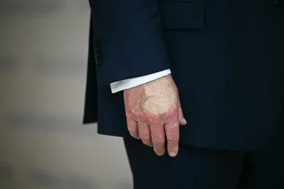 DONALD TRUMP