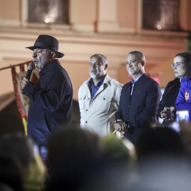 PORTO ALEGRE, RS, BRASIL, 11-09-2026: O presidente e candidato à reeleição Luiz Inácio Lula da Silva (PT) participa de comício no Largo Glênio Peres, Centro Histórico da capital. Foto: Bruno Todeschini/Grupo RBS<!-- NICAID(16364526) -->