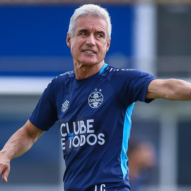 O técnico Luís Castro comanda treino do Grêmio no CT Luiz Carvalho.<!-- NICAID(16210641) -->