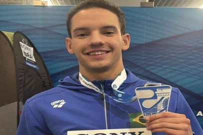 Guilherme Caribé, natação
