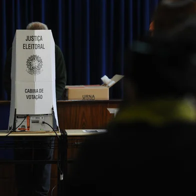 CAXIAS DO SUL, RS, BRASIL, 02/10/2022. Eleições 2022: movimento de votação no turno da tarde, no Colégio La Salle Carmo, em Caxias do Sul. (Bruno Todeschini/Agência RBS)<!-- NICAID(15223678) -->