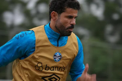 Grêmio, treino, Diego Costa, Curitiba<!-- NICAID(15779629) -->