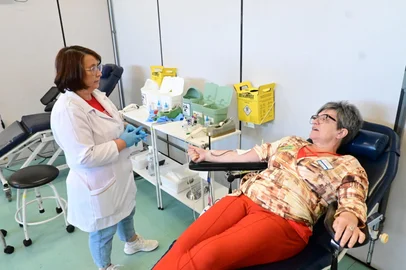 Sindiserv faz ação solidária e sugere cortes de custos para viabilizar equiparação de salários<!-- NICAID(16000484) -->