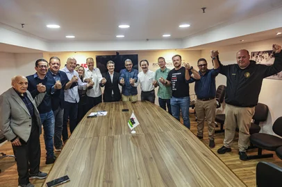 Bancada do MDB gaúcho anuncia apoio a Flávio Bolsonaro<!-- NICAID(16382082) -->