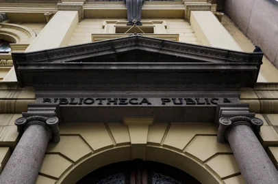 PORTO ALEGRE, RS, BRASIL, 13-04-2021: Biblioteca Publica do Estado do Rio Grande do Sul. A instituicao completa 150 anos. (Foto: Mateus Bruxel / Agencia RBS)Indexador: Mateus Bruxel<!-- NICAID(14756695) -->