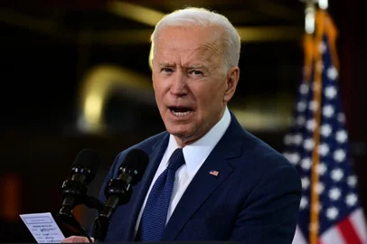 US President Joe Biden speaks in Pittsburgh, Pennsylvania, on March 31, 2021. - President Biden will unveil in Pittsburgh a $2 trillion infrastructure plan aimed at modernizing the United States' crumbling transport network, creating millions of jobs and enabling the country to "out-compete" China. (Photo by JIM WATSON / AFP)<!-- NICAID(14747767) -->