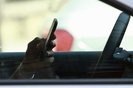A utilização do celular por motoristas em Porto Alegre. Infração é considerada gravíssima pelo Código de Trânsito Brasileiro. Fotos: Jefferson Botega/Agencia rbs<!-- NICAID(15614085) -->