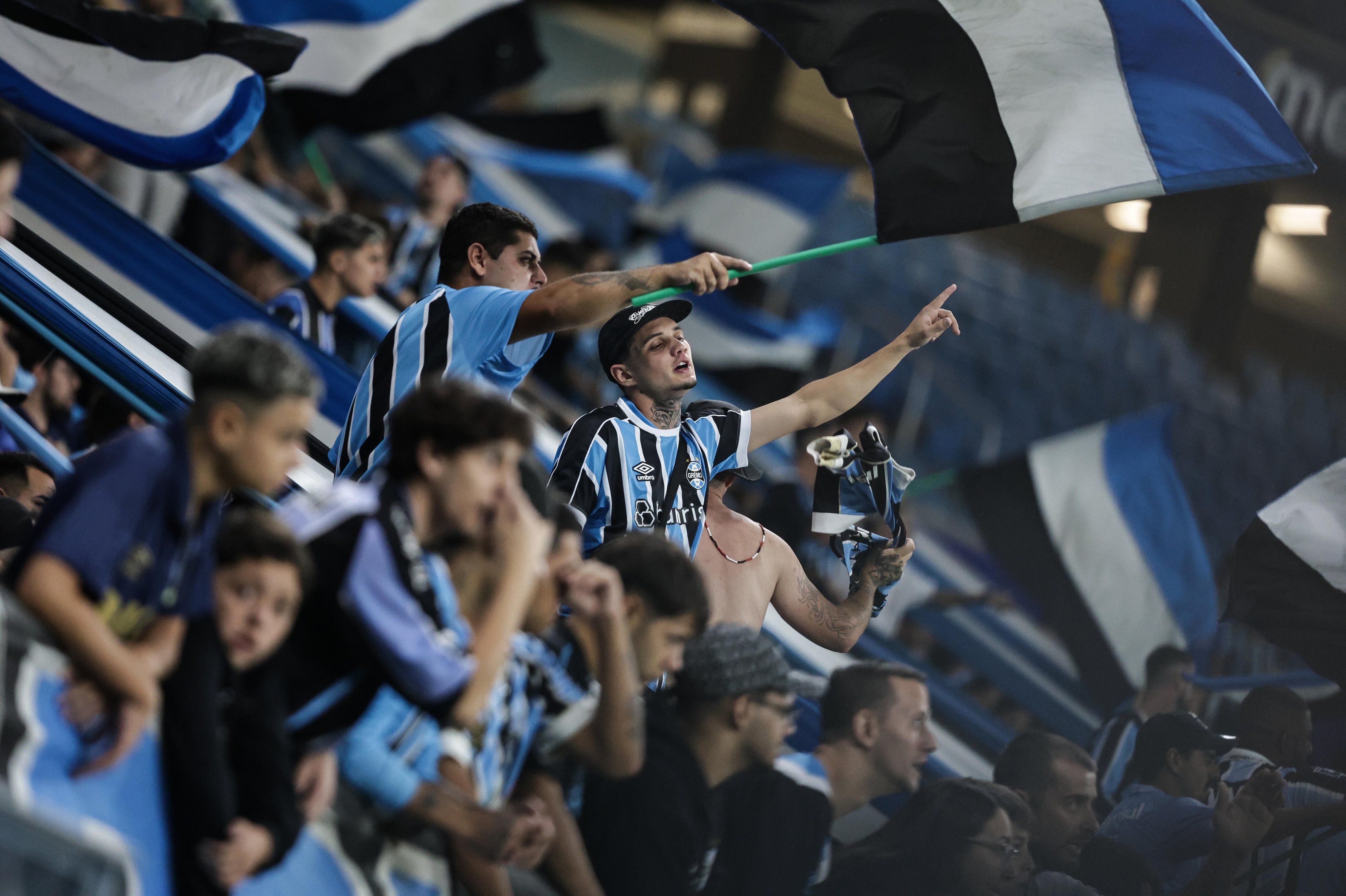 Só o grito da torcida pode salvar o Grêmio contra o Mirassol