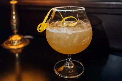 drinks , scarface , capone drinkeris , destemperados<!-- NICAID(15246673) -->