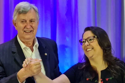 Luis Carlos Heinze e Tanise Sabino
