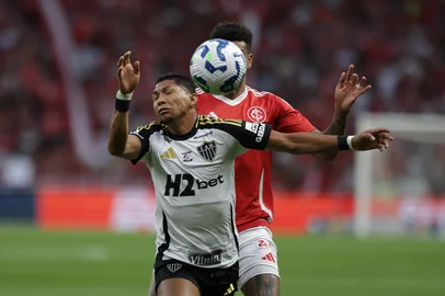 PORTO ALEGRE, RS, BRASIL - 02-11-2025: Internacional enfrenta o Atlético-MG pela 31ª rodada do Campeonato Brasileiro, no Estádio Beira-Rio, em Porto Alegre. Foto: Renan Mattos/Agência RBS.<!-- NICAID(16158998) -->
