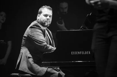 A Semana Gastronômica Bem Brasil faz parte da programação da temporada Bossa Nova & Música Popular Brasileira, que acontece ao longo do mês de janeiro, com shows nas noites de terças-feiras, a partir das 20h, no Quinta São Luiz. Terça-feira (23/01), quem sobe ao palco é a dupla Beto Vianna e Gabriel Lopes, com apresentação em voz, violão e piano, para embalar os corações ávidos por uma música melodiosa e sinuosa que só a Bossa Nova proporciona.  No dia 30/01 é a vez de Bibiana Demore & Letícia Kerschener mostrarem seu talento. FOTO: Gabriel Lopes<!-- NICAID(15657284) -->