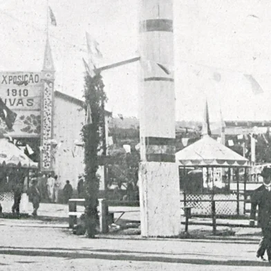 O bairro Teresópolis, em Porto Alegre, foi palco da primeira festa da uva do Estado. Em um pavilhão, produtores rurais realizaram a exposição em fevereiro de 1909. O Almanaque Gaúcho apresenta fotos da segunda edição do evento.Os flagrantes do fotógrafo Virgilio Calegari foram publicados em abril de 1910 pela revista Chacaras e Quintaes, de São Paulo. A Praça Dona Maria Luiza, a atual Praça Guia Lopes, recebeu cinco tendas para a festa, realizada entre 23 e 25 de janeiro de 1910.<!-- NICAID(16085304) -->