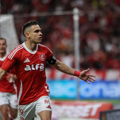 PORTO ALEGRE, RS, BRASIL - 19-10-2025: Internacional enfrenta o Sport Recife pela 29ª rodada do Campeonato Brasileiro, no Estádio Beira-Rio. Foto: Renan Mattos/Agência RBS.<!-- NICAID(16149577) -->