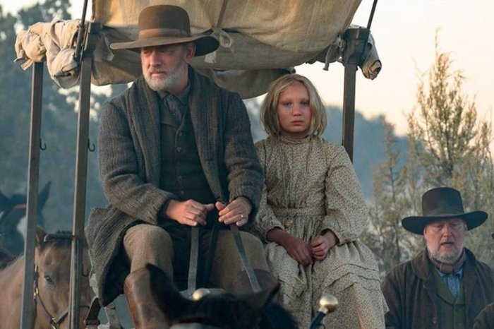 Faroeste com Tom Hanks, Relatos do Mundo fala sobre intolerância e opressão sem perder a ternura