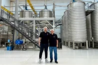 Flores da Cunha, RSUm ano após incêndio, fábrica de chocolates renasce maior e mais moderna em Flores da Cunha. Na foto, Aureo Romanzini e Lucas Romanzini, pai e filho que comandam a Tradição Gourmet ChocolatesJuliana Bevilaqua / Agência RBS<!-- NICAID(16181699) -->