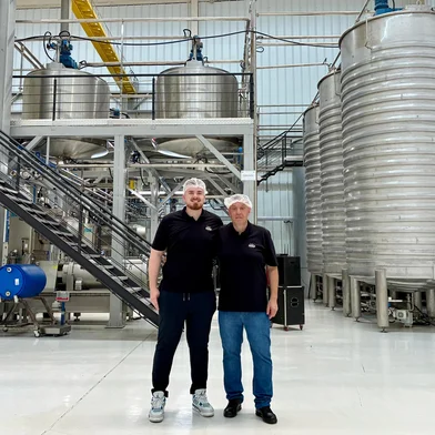 Flores da Cunha, RSUm ano após incêndio, fábrica de chocolates renasce maior e mais moderna em Flores da Cunha. Na foto, Aureo Romanzini e Lucas Romanzini, pai e filho que comandam a Tradição Gourmet ChocolatesJuliana Bevilaqua / Agência RBS<!-- NICAID(16181699) -->