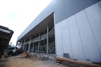 BENTO GONÇALVES, RS, BRASIL, 11/02/2026. A nova sede da Câmara de Vereadores de Bento Gonçalves deve ser inaugurada em junho de 2026, no bairro Planalto. O atual presidente da Câmara de Vereadores de Bento Gonçalves, Anderson Zanella (PP), defende que a obra da nova sede da Casa Legislativa precisa ser finalizada para não tornar-se um "elefante branco" na cidade. (Porthus Junior/Agência RBS)<!-- NICAID(16223994) -->