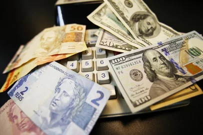PORTO ALEGRE, RS, BRASIL, 06-06-2018: Fotos para matéria sobre a alta do Dólar na bolsa de valores (FOTO FÉLIX ZUCCO/AGÊNCIA RBS, Editoria de Notícias).<!-- NICAID(13585353) -->