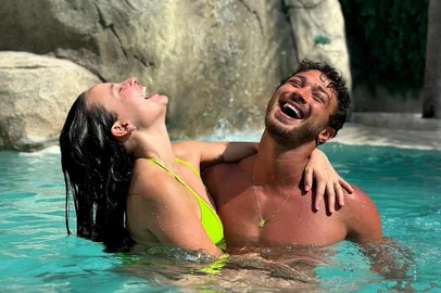 Larissa Manoela e André Luiz Frambach<!-- NICAID(15679893) -->