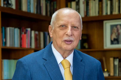 Em Assembleia Geral Ordinária realizada no dia 15 de março, em Canoas, Região Metropolitana, Nilson Luiz May foi reeleito presidente da Unimed no Rio Grande do Sul, para mandato entre 2024 e 2027. A solenidade de posse, marcada para o dia 18 de abril, também vai oficializar a posse de dois vice-presidentes: Flávio Costa Vieira, de Relações Instituicionais, e Jorge Antônio Martines, de Integração e Ralações Estaduais, que também assume como presidente da Unimed Operadora RS.<!-- NICAID(15733840) -->
