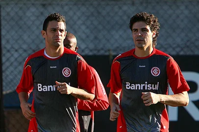 Treino do Inter - Destaque para os jogadores D'alessandro, magrão(c) e bolívar. Grupo da frente#PÁGINA:12 Fonte: VipComm Fotógrafo: LUCAS UEBEL<!-- NICAID(144394) -->