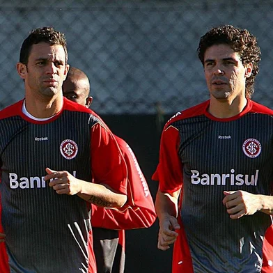 Treino do Inter - Destaque para os jogadores D'alessandro, magrão(c) e bolívar. Grupo da frente#PÁGINA:12 Fonte: VipComm Fotógrafo: LUCAS UEBEL<!-- NICAID(144394) -->