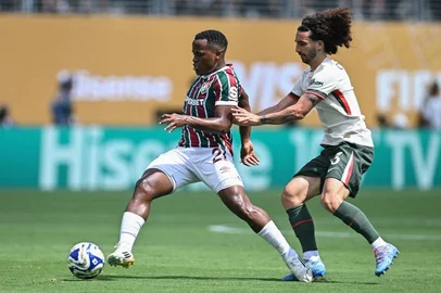 futebol, fluminense, arias, cucurella