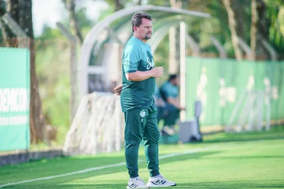 Treino do Juventude, com foco no Brasileirão 2025. Na foto, o técnico Fábio Matias.<!-- NICAID(15989875) -->