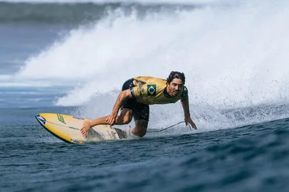 CLOUDBREAK, FIJI - SEPTEMBER 1: Yago Dora of Brazil surfs in the practice session prior to the commencement of the Lexus WSL Finals Fiji on September 1, 2025 at Cloudbreak, Tavarua, Fiji. (Photo by Ed Sloane/World Surf League)<!-- NICAID(16114845) -->
