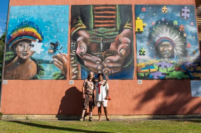 Yas Almeida / Divulgação Mural em homenagem à etnia kaingang será inaugurado nesta sexta-feira em Gramado. "Muralismo e os povos originários: do esquecimento à inclusão", de autoria do artista plástico Alessandro Müller, foi executado na parede lateral do Arquivo Público João Leopoldo Lied.<!-- NICAID(16241086) -->