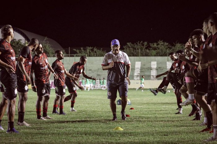 Atual bicampeão, Campinense corre risco de ficar fora do Paraibano antes de encarar o Grêmio na Copa do Brasil