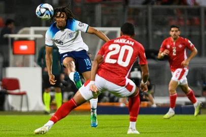 Alexander-Arnold, Inglaterra
