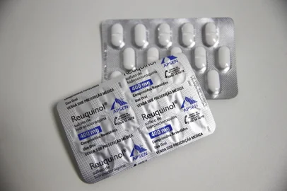 PORTO ALEGRE, RS, BRASIL, 22-05-2020: Cartelas das medicações Difosfato de Cloroquina, e Sulfato de Hidroxicloroquina, distribuídas na rede pública de saúde pelo SUS (FOTO FÉLIX ZUCCO/AGÊNCIA RBS, Editoria de Notícias).<!-- NICAID(14505869) -->