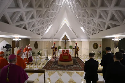 22 de abril de 2025EDITORS NOTE: Graphic content / This photo taken on April 21, 2025 and handout on April 22, 2025 by The Vatican Media shows Pope Francis in his open coffin during the rite of the Confirmation of the Death of the Pontiff at the Chapel of Santa Marta in The Vatican. (Photo by Handout / VATICAN MEDIA / AFP) / RESTRICTED TO EDITORIAL USE - MANDATORY CREDIT "AFP PHOTO / VATICAN MEDIA" - NO MARKETING - NO ADVERTISING CAMPAIGNS - DISTRIBUTED AS A SERVICE TO CLIENTS<!-- NICAID(16021401) -->