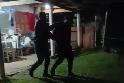 ESTÂNCIA VELHA, RS, 15-09-2026: Um homem de 48 anos, investigado por um homicídio doloso e uma tentativa de homicídio em Lagoa Vermelha, na Região Norte, foi preso pela Polícia Civil na noite de terça-feira (15). O suspeito foi localizado em uma residência no bairro Rincão da Saudade, em Estância da Velha, no Vale do Sinos. Foto: Polícia Civil/Divulgação<!-- NICAID(16366681) -->