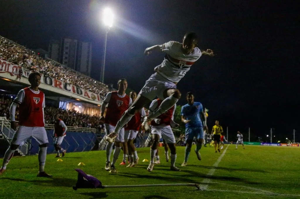 São Paulo supera Botafogo em jogo difícil e avança para a semifinal da ...