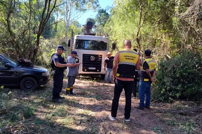 Dois homens são presos por crime ambiental na zona sul de Porto Alegre<!-- NICAID(16017193) -->