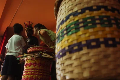 *** Charles indio Coracao Maria  ***Comemoração do Dia do Índio. Caigangues visitam o Colégio Coração de Maria<!-- NICAID(16445) -->