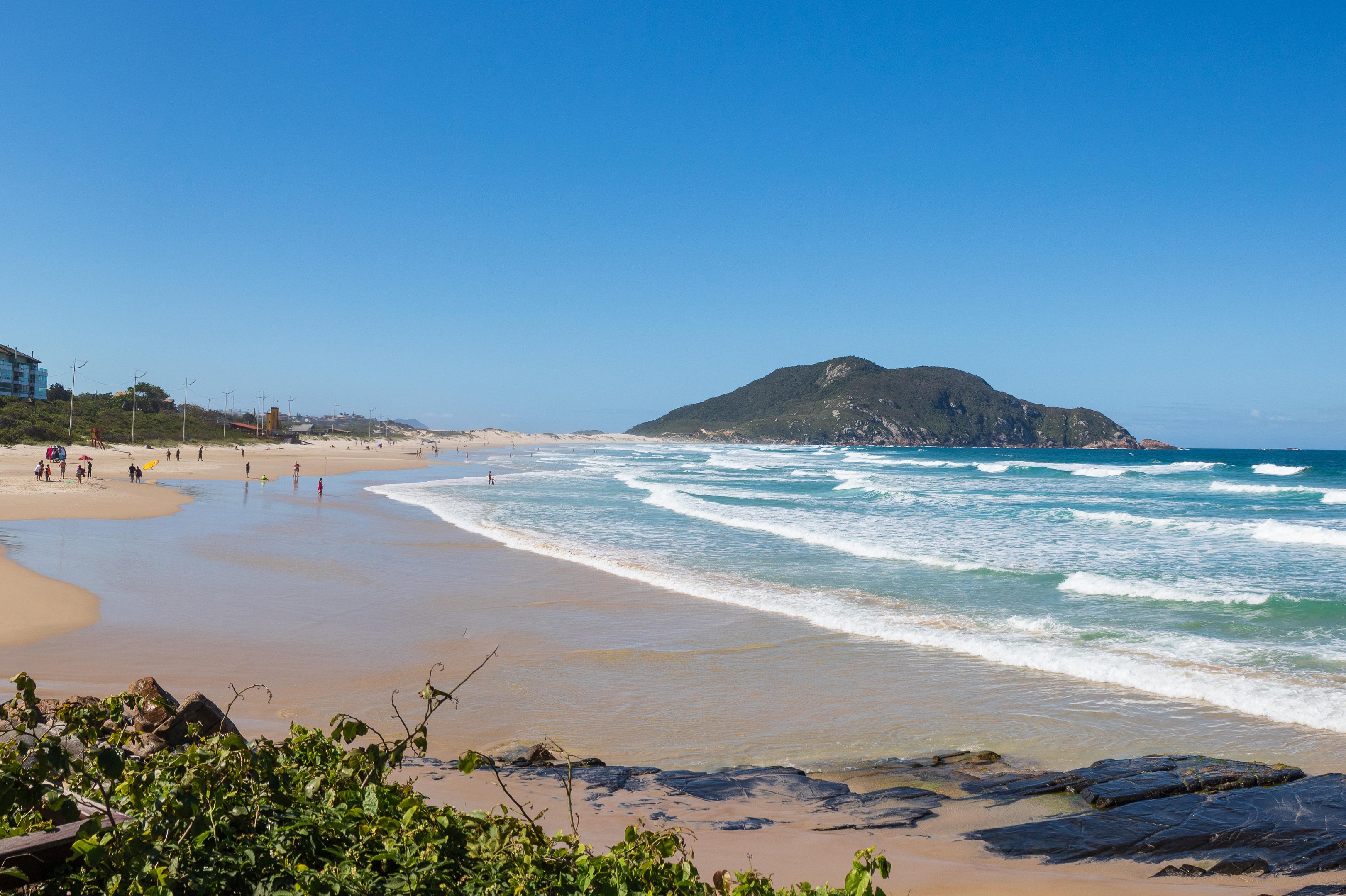 O que se sabe sobre o caso do corpo encontrado em mala em praia de Florian&oacute;polis