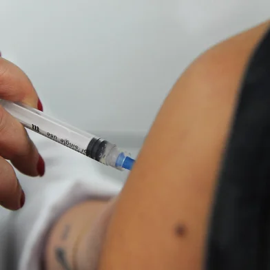 CAXIAS DO SUL, RS, BRASIL, 27/02/2022 - Movimento no posto do Sesi de Vacinação nos pavilhões. (Marcelo Casagrande/Agência RBS)<!-- NICAID(15028440) -->