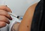 Vacina contra covid-19 não causa câncer e não tem relação comprovada com herpes-zóster