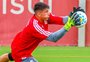 Rochet treina e pode voltar ao Inter contra o Coritiba; veja possível escalação