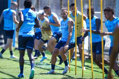 O atacante Martin Braithwaite participa de treino do Grêmio no CT Luiz Carvalho.<!-- NICAID(15922204) -->