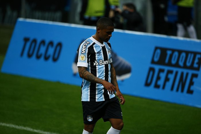 Douglas Costa Retorna Ao Gremio Mas Nao Enfrenta A Ldu Equ Gzh