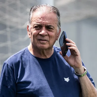 Treino na Toca da Raposa 2. Paulo Pelaipe, executivo de futebol do CruzeiroFoto: Gustavo Aleixo/Cruzeiro<!-- NICAID(16168072) -->