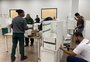 Empresa paulista de 80 anos doa móveis a 90 famílias de Canoas e a livraria alagada em Porto Alegre