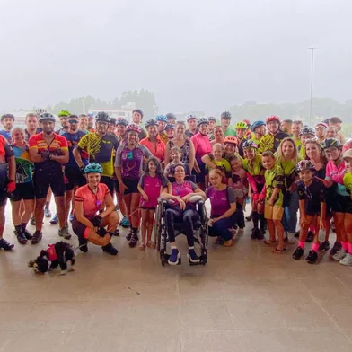 Amigos de professora que sofreu acidente em SC, realizam pedal em homenagem ao aniversário dela <!-- NICAID(15977325) -->