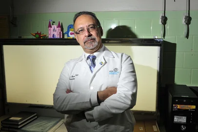 carlos gadia, médico especializado em autismo.foto no hospital das clínicas.Indexador:                                 <!-- NICAID(7457370) -->